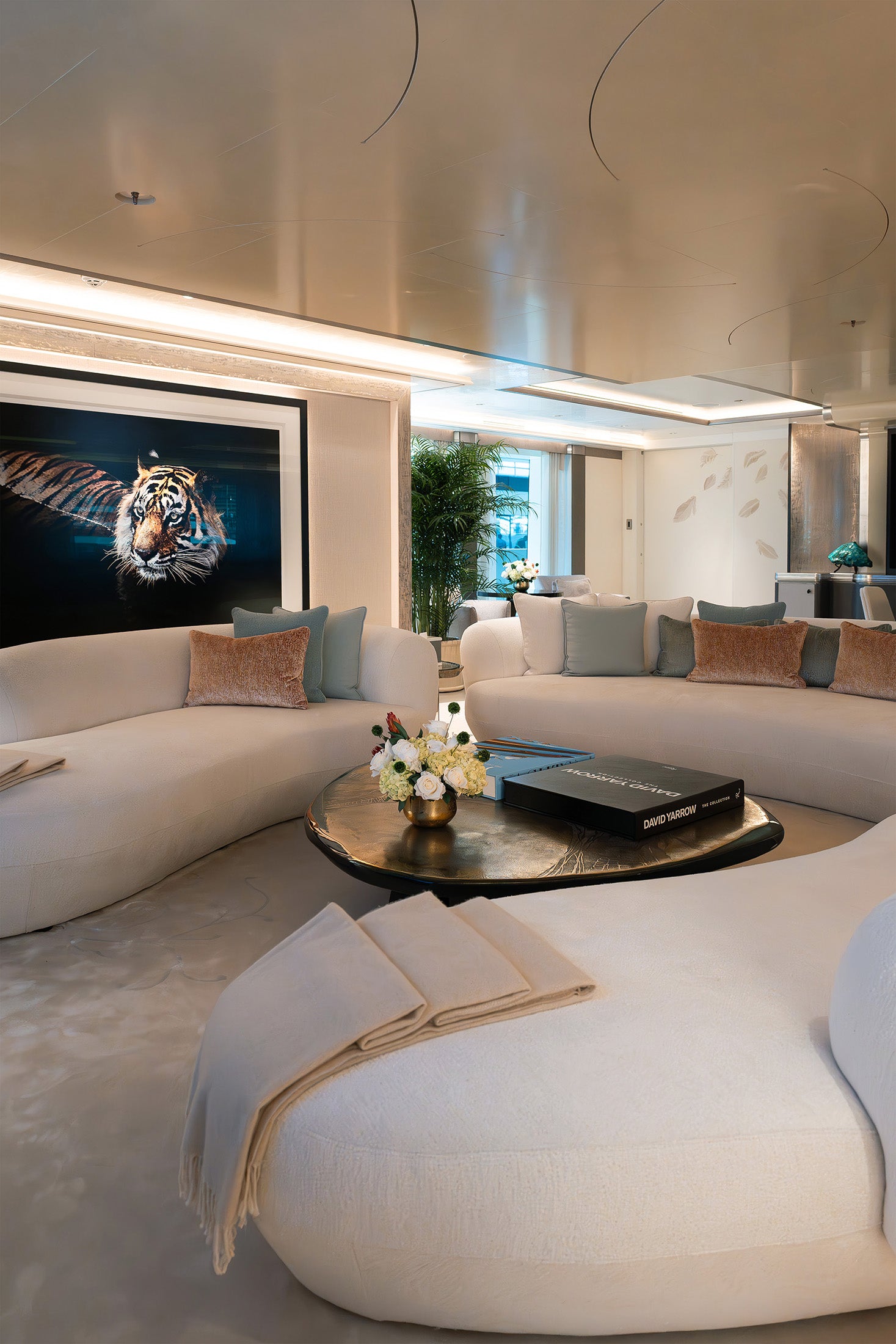 Preserved tropical arrangement in main salon 