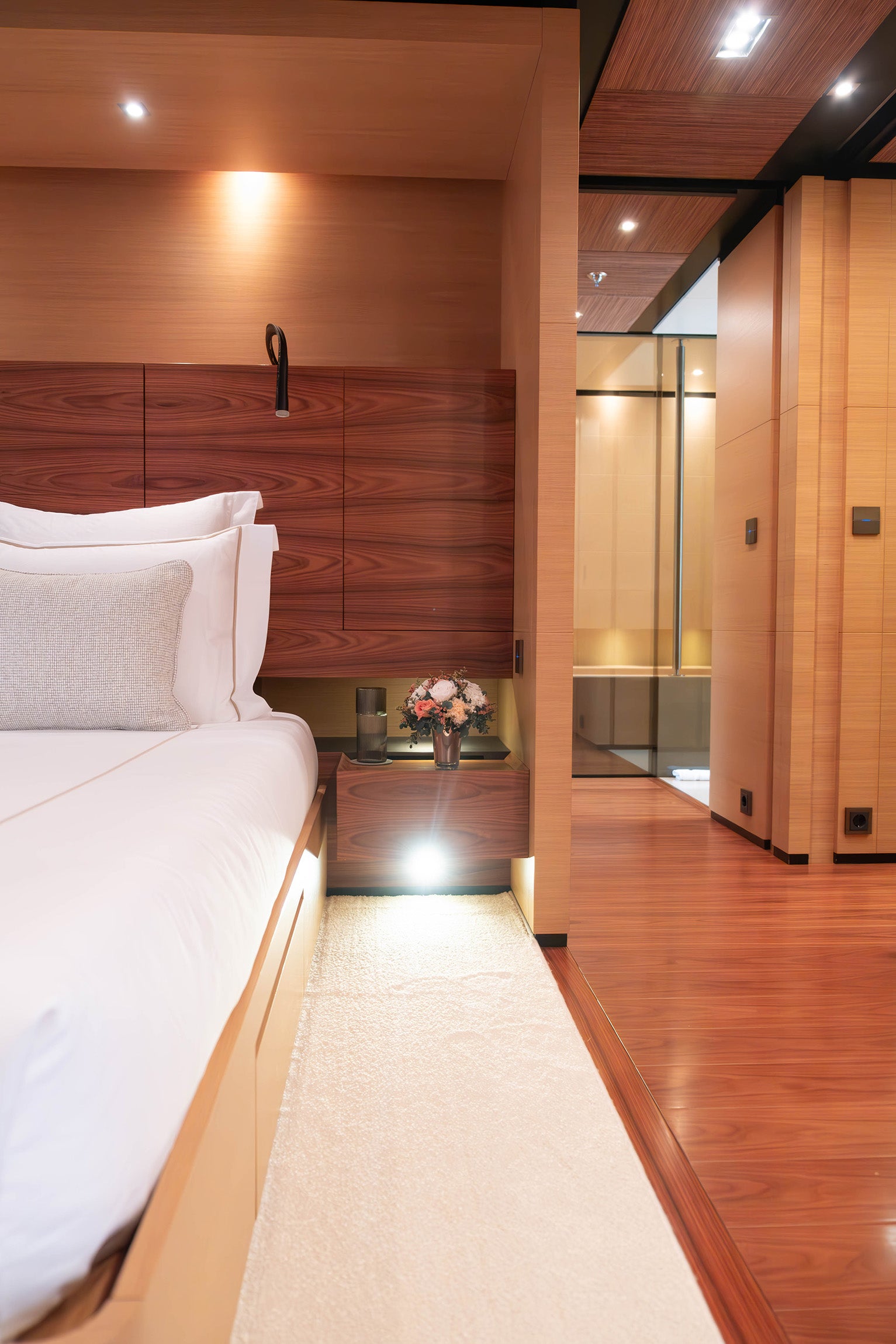 Preserved mixed flower arrangement in master cabin 