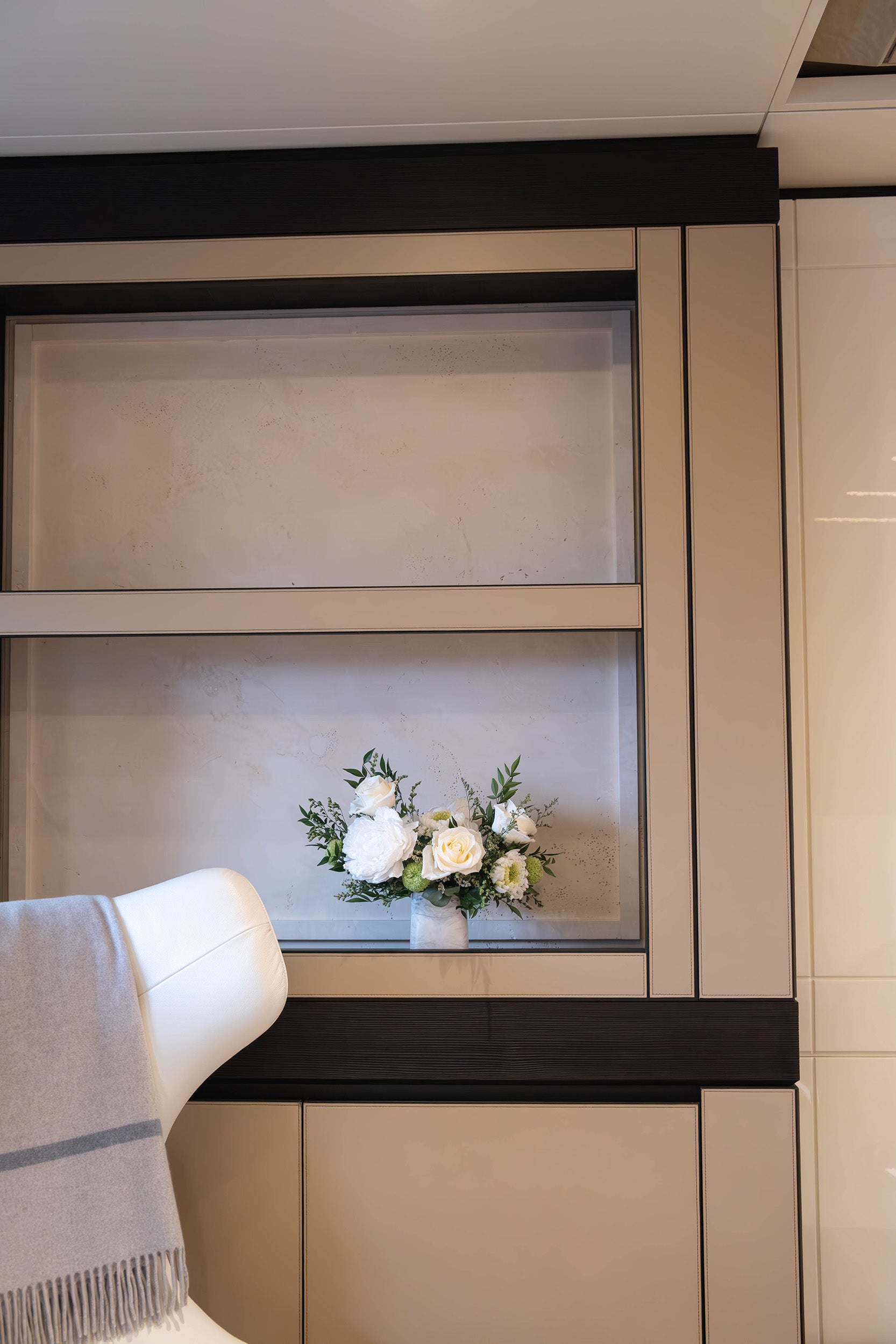 Preserved tropical mixed flower arrangement in master cabin