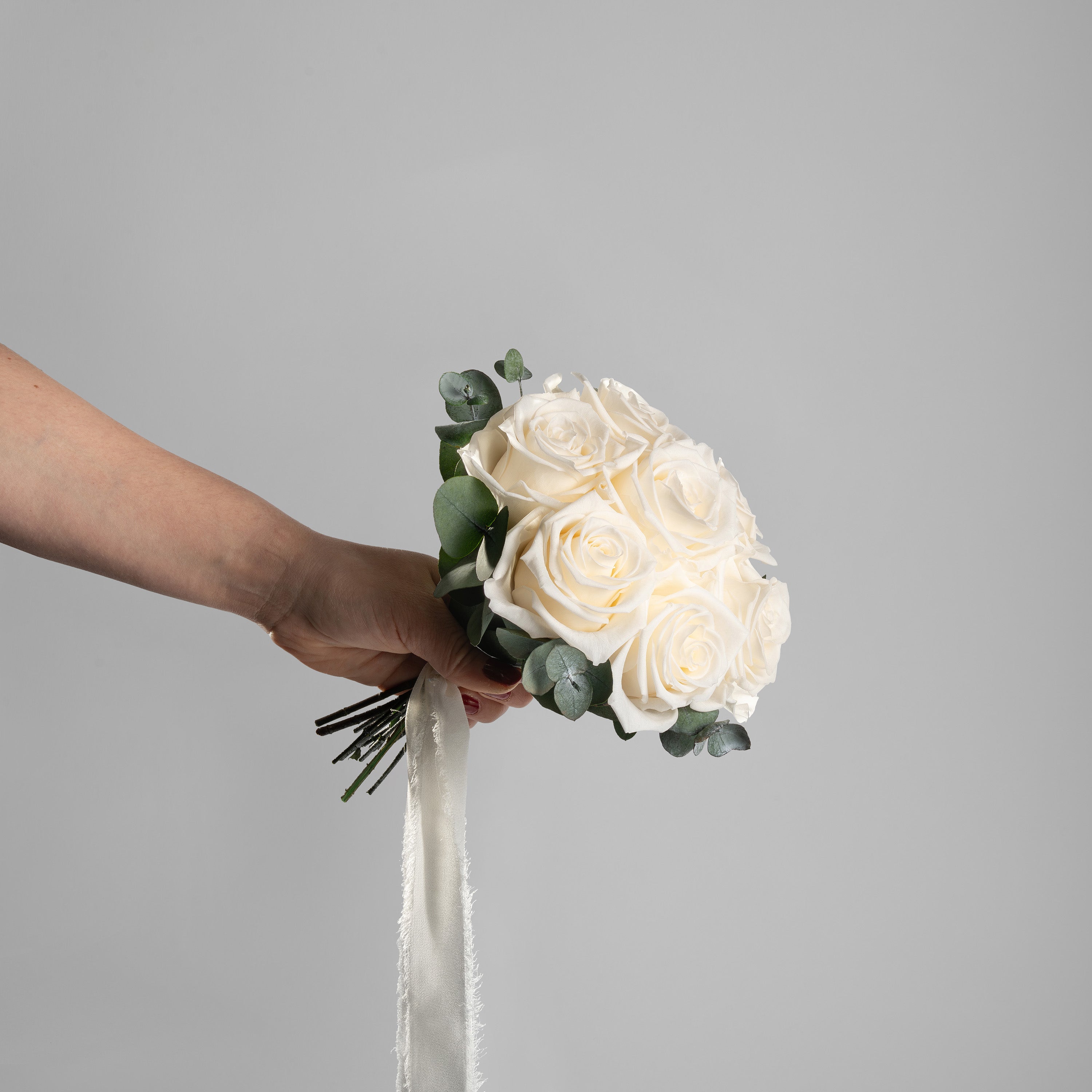 WHITE PRESERVED ROSE BRIDESMAID BOUQUET