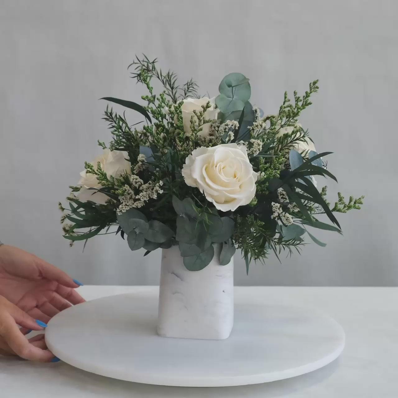 PRESERVED WHITE ROSE WILD ARRANGEMENT IN MARBLE VASE